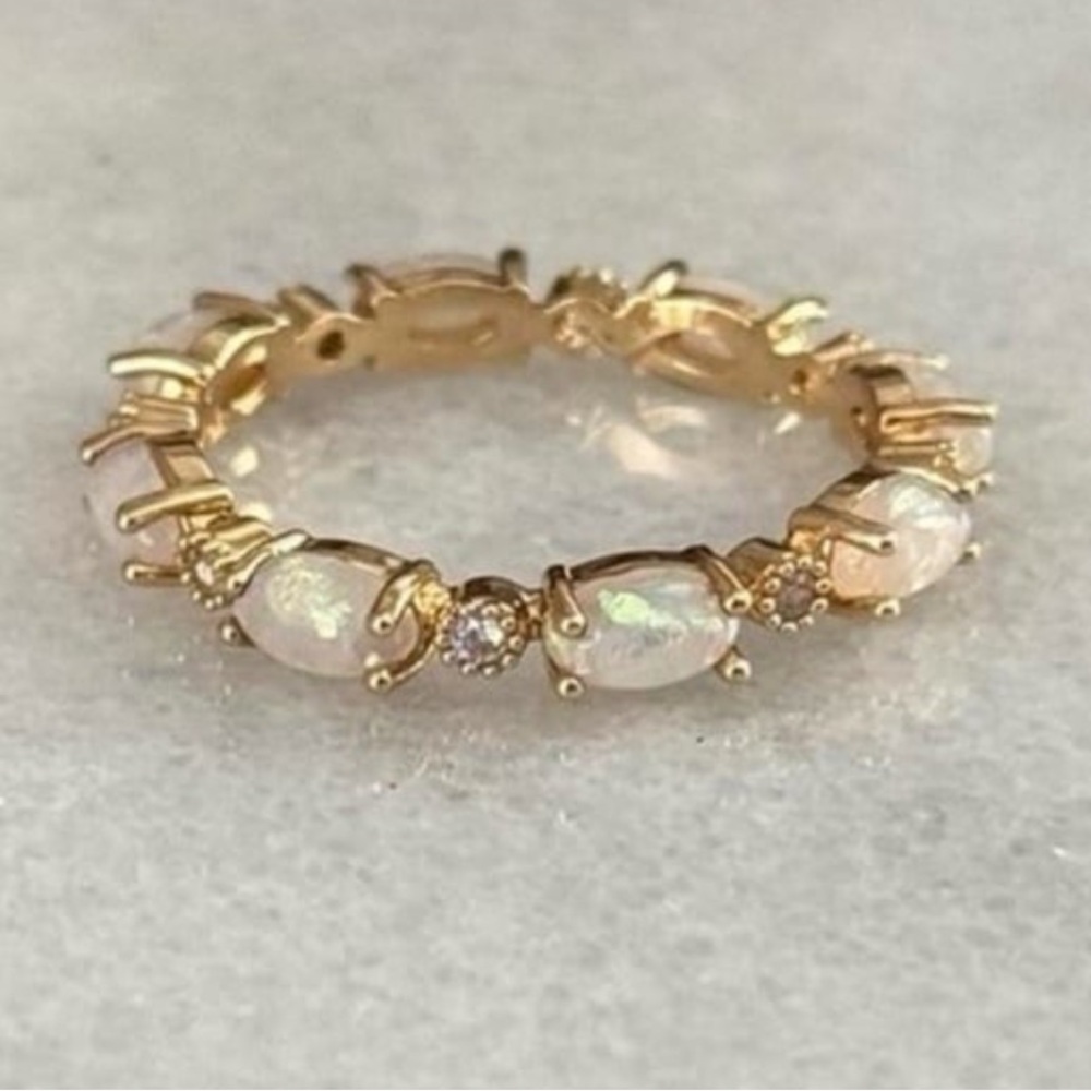 Gold Opal Crystal Tear Drop Princess Ring

Brand New

Size 5
